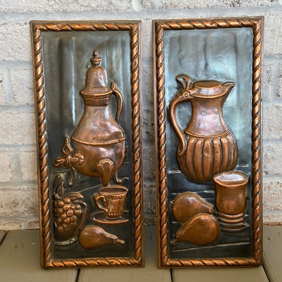 Vintage Pair of Copper and Black Walk Decor - Picture 15 of 15